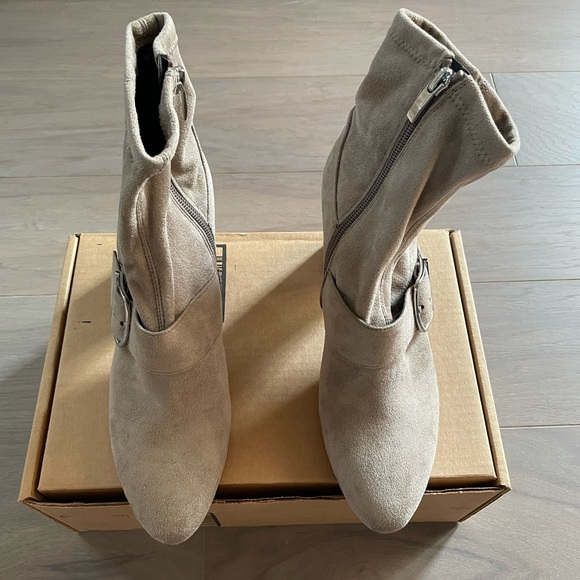 Franco Sarto Eugenia Bootie - Picture 3 of 10